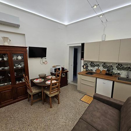 Grey House Apartments Катанія Екстер'єр фото