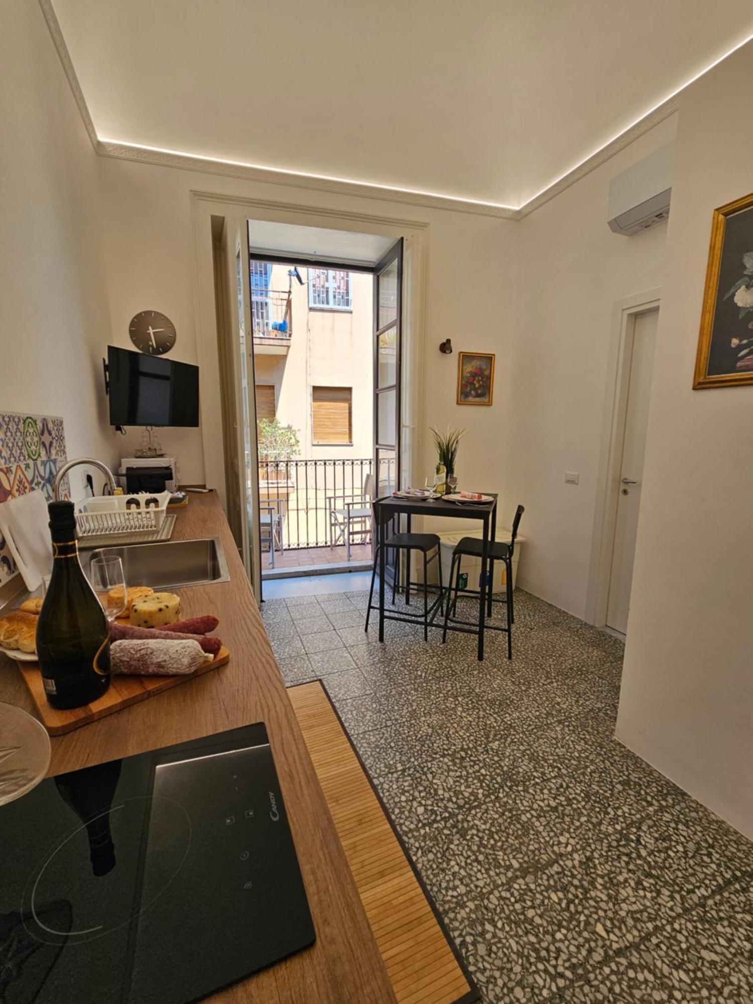 Grey House Apartments Катанія Екстер'єр фото