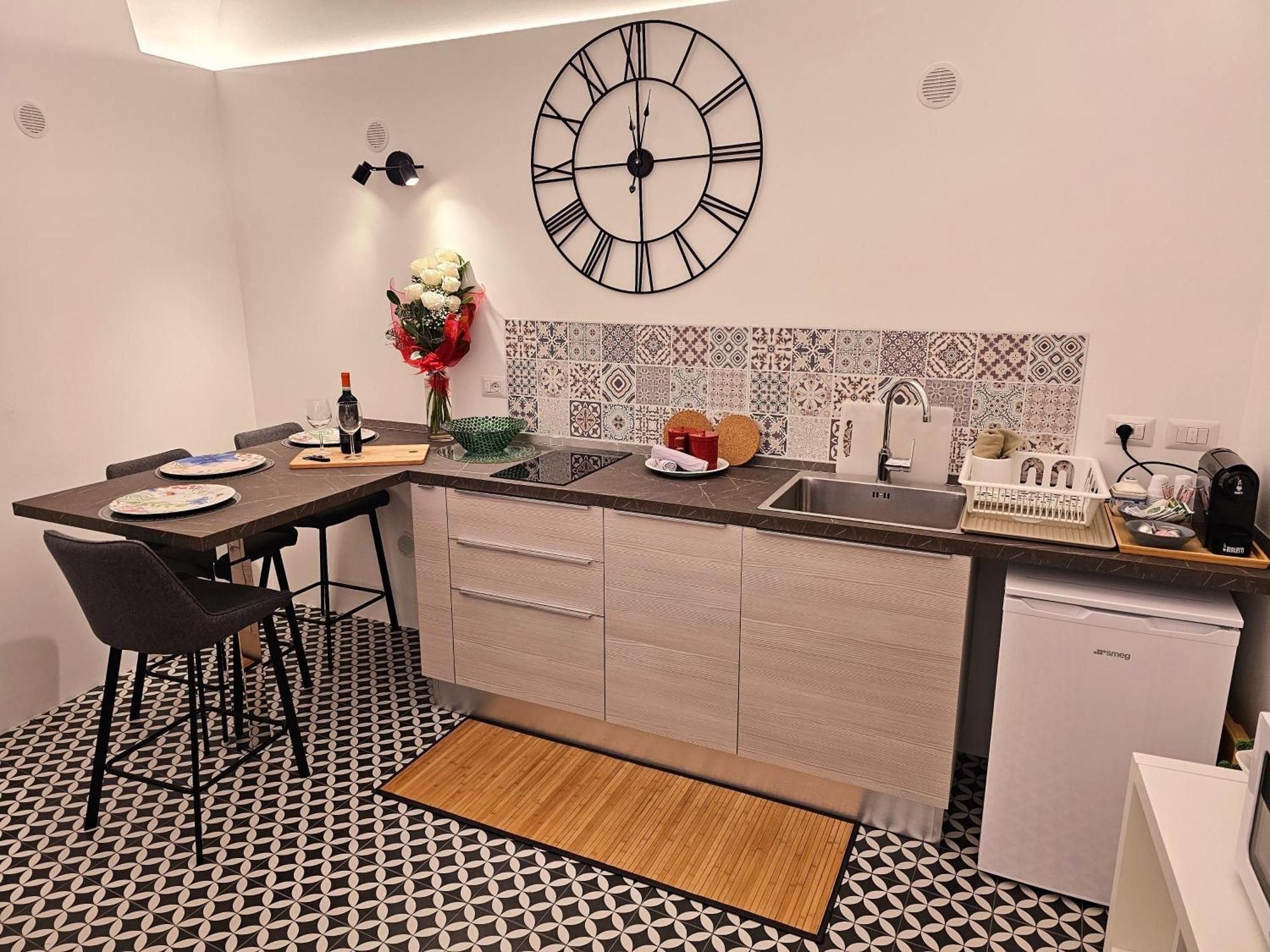 Grey House Apartments Катанія Екстер'єр фото