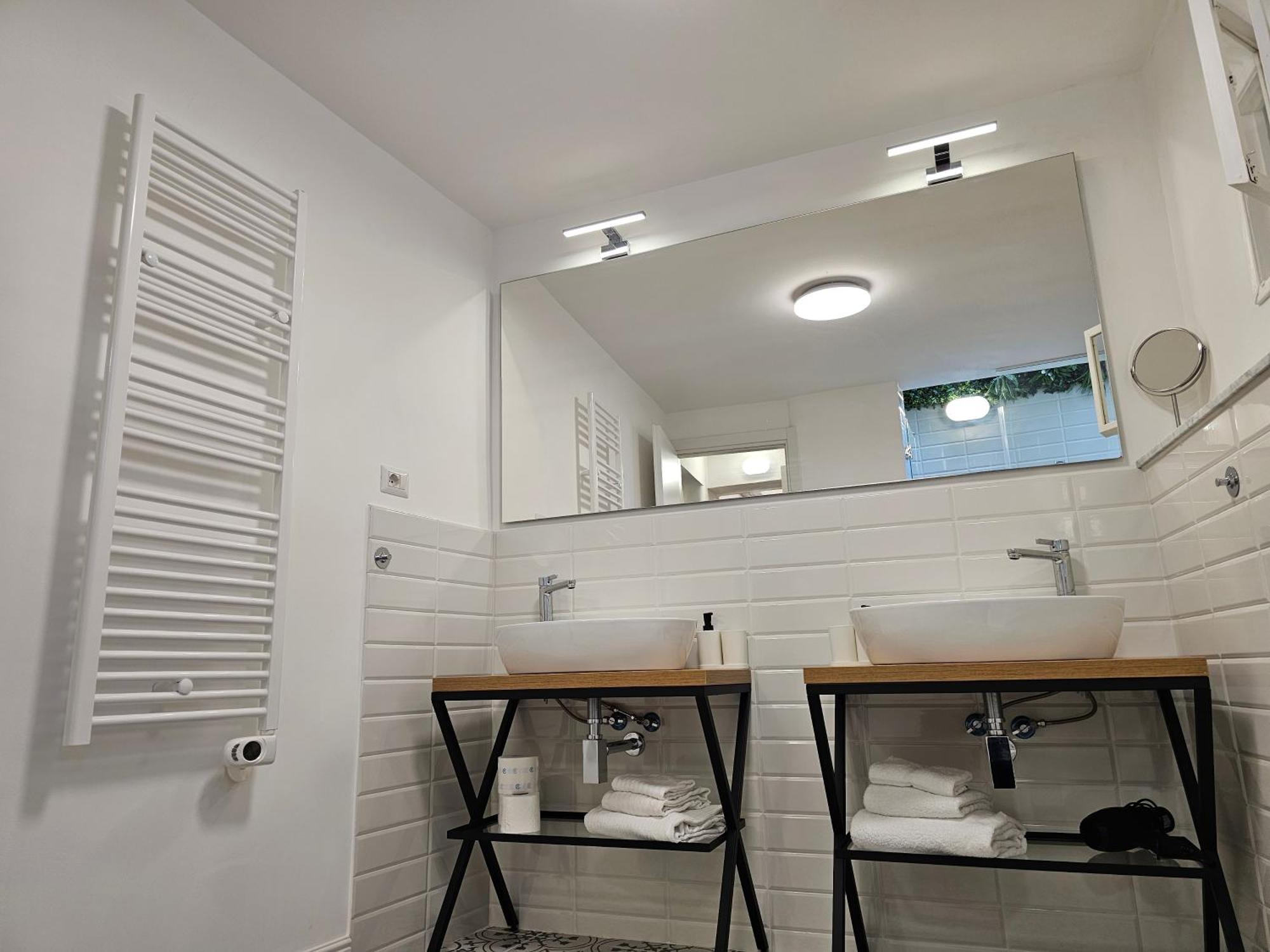 Grey House Apartments Катанія Екстер'єр фото